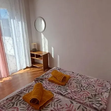 Pela